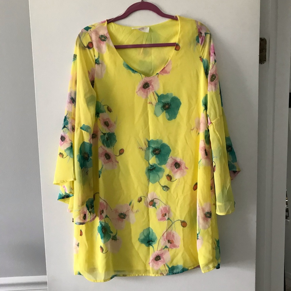 Peach Love Yellow Floral Dress Size Medium
